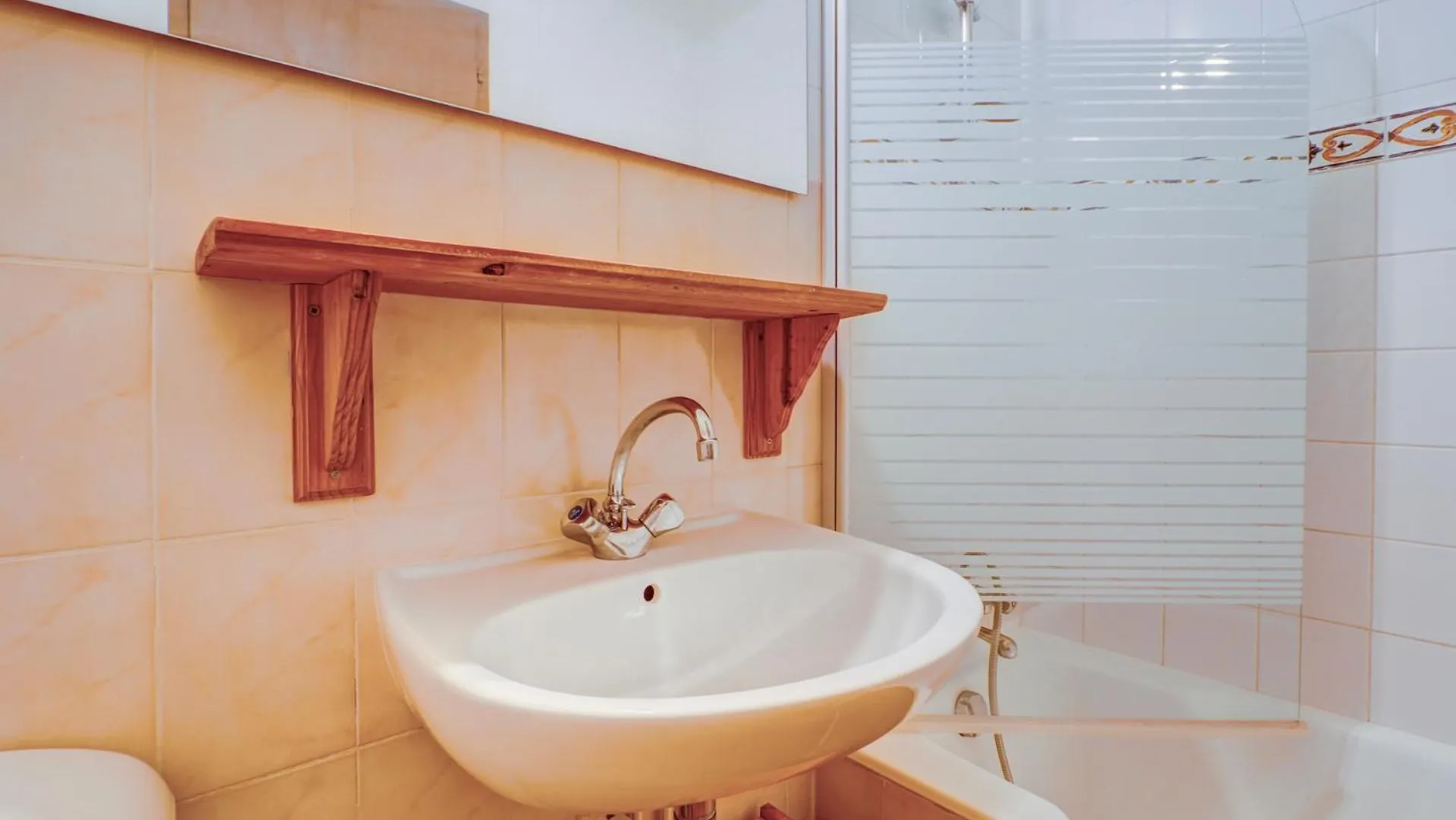 Self Catered Chalet With Indoor Pool Essert-Romand 0*,
