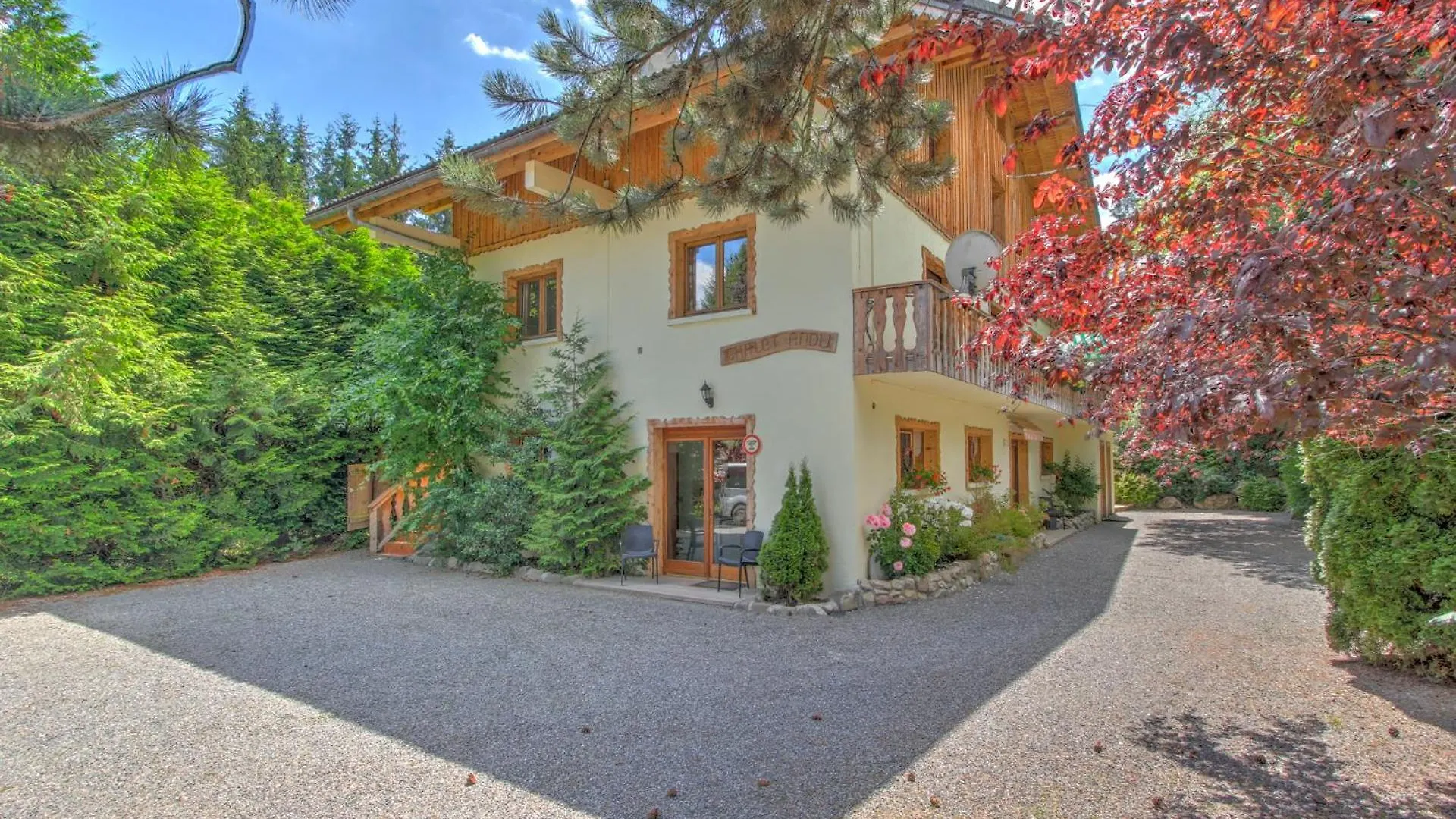 Self Catered Chalet With Indoor Pool Essert-Romand 0*,  فرنسا